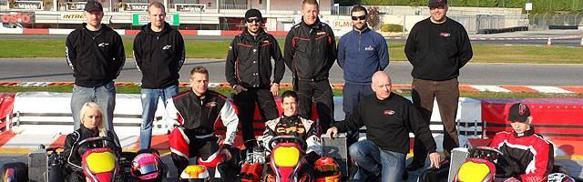 Her er en del af testteamet fra PKP Motorsport, CRG, Kiel Kart og DINO samlet på South Garda banen
(Foto: Dino Kart)